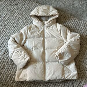 Uniqlo Women’s Seamless Down Puffer Jacket